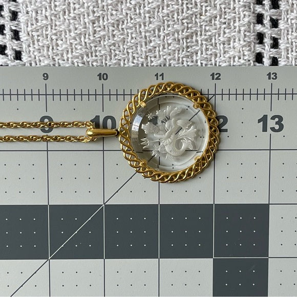 TRIFARI | VTG | NEPTUNE POSEIDON Intaglio Pendant Gold Tone 20" Necklace - Picture 4 of 11